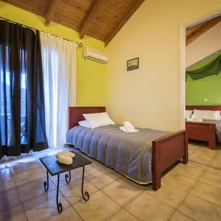 Porto Tsi Ostrias 10 * Marathias (Zakynthos)
